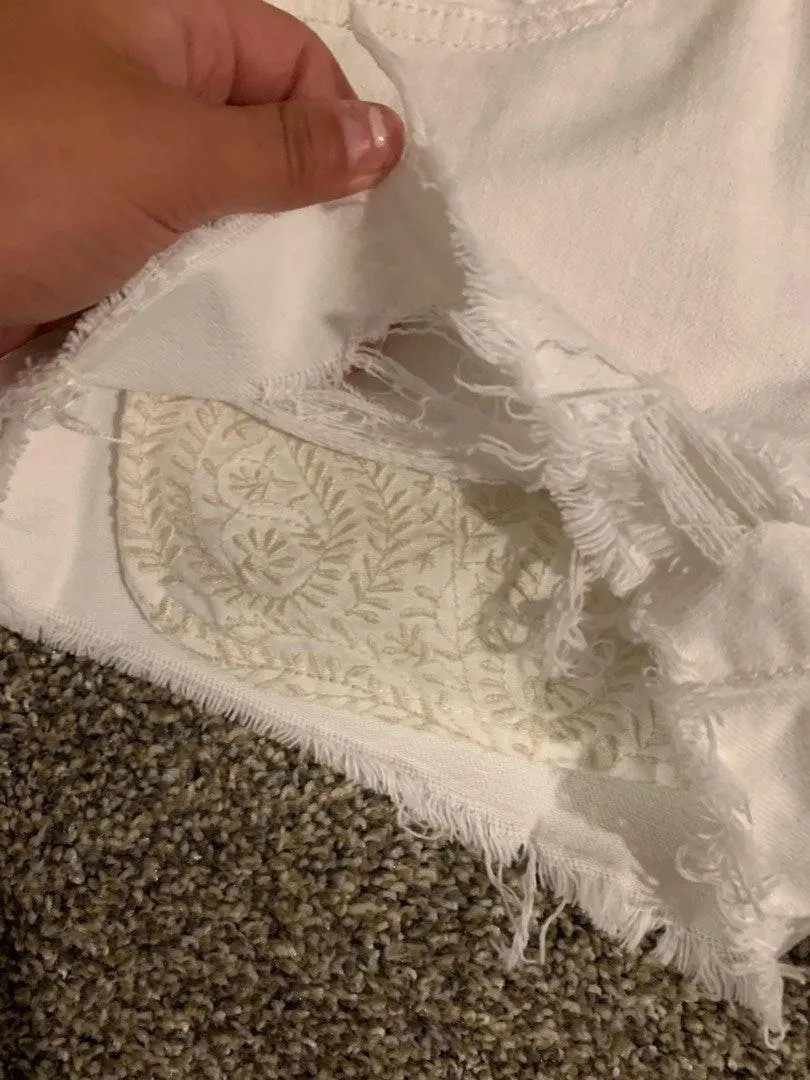 American Eagle Outfitters White Jean Shorts - Image 4