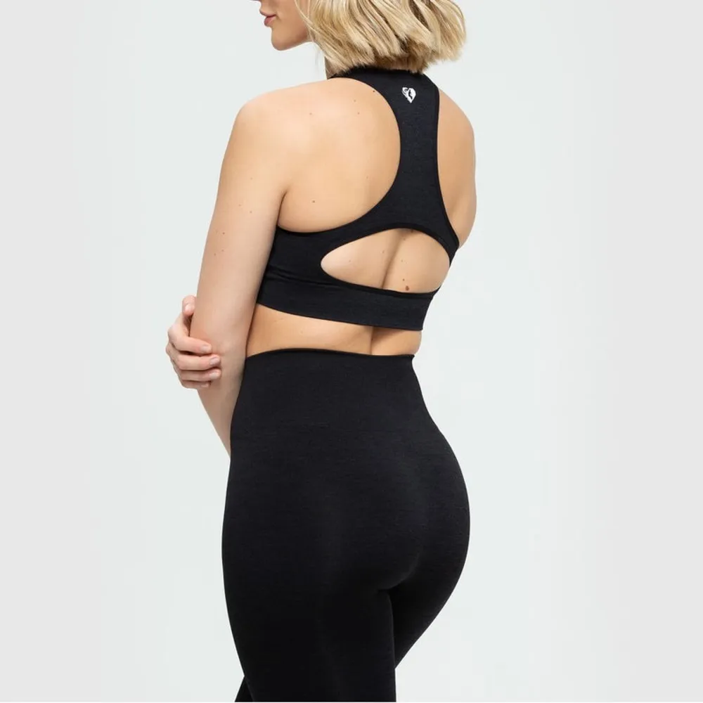 Women’s Best Move Seamless Sports Bra, Black Marl Size S, New w/Tag in packaging - Image 2