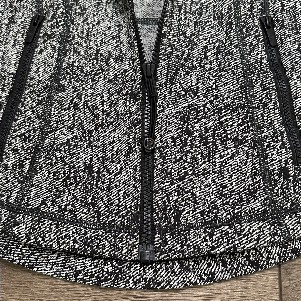 Lululemon Define Jacket Luon Thumbholes Irregular Denim Twill Black White Size 6 - Image 8