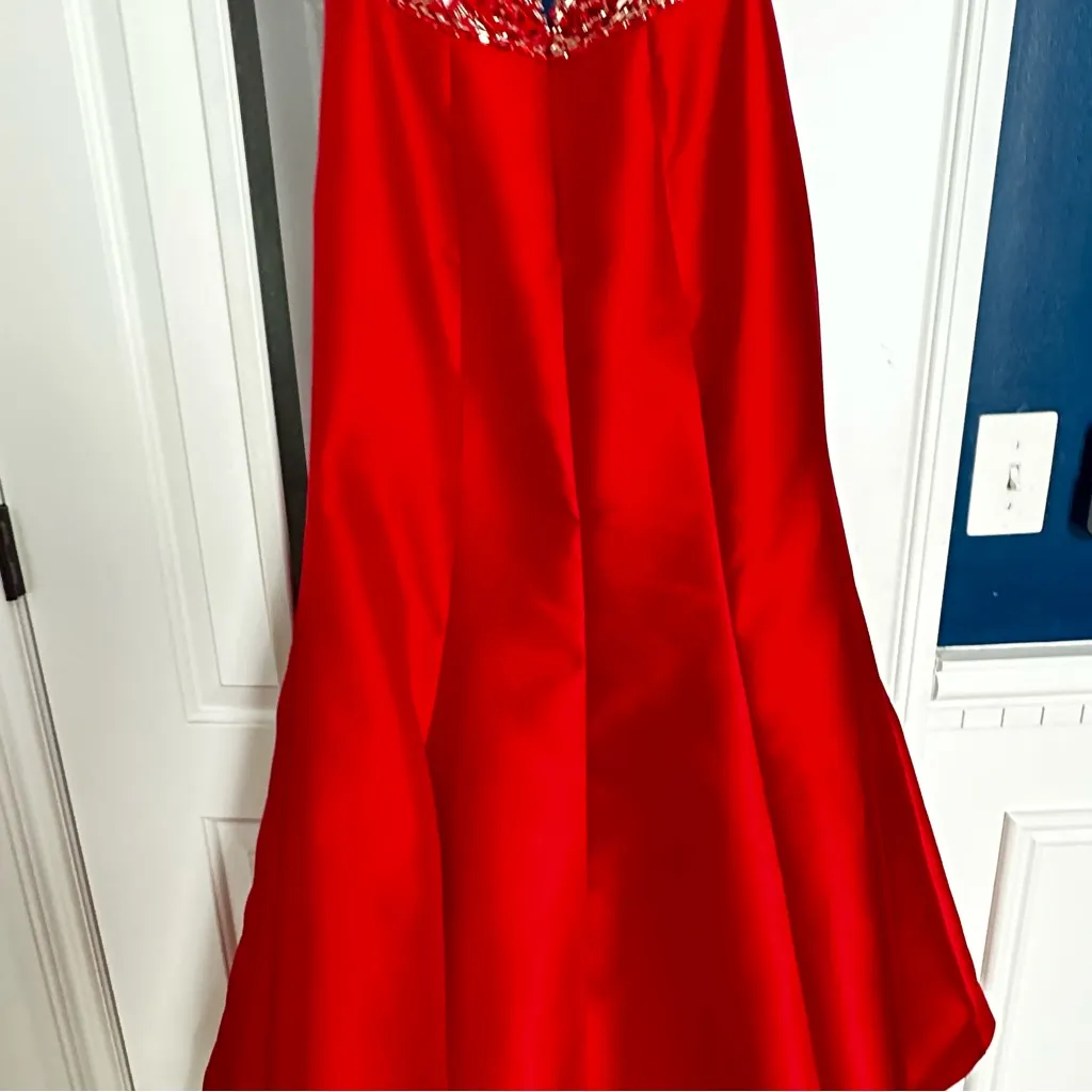 Gorgeous 2 piece beaded prom dress - Image 12