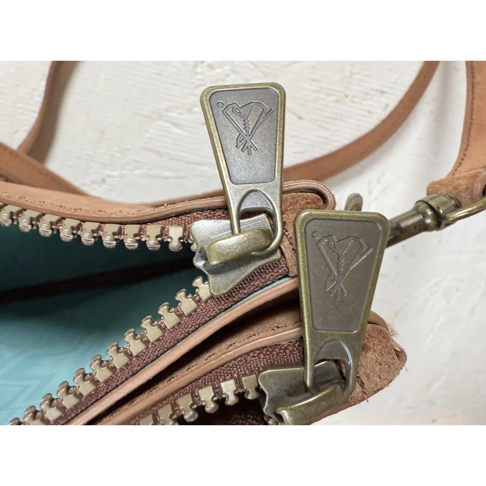 Pendleton VTG Suede Crossbody Bag Brown Leather Strap Zip Closure - Image 6