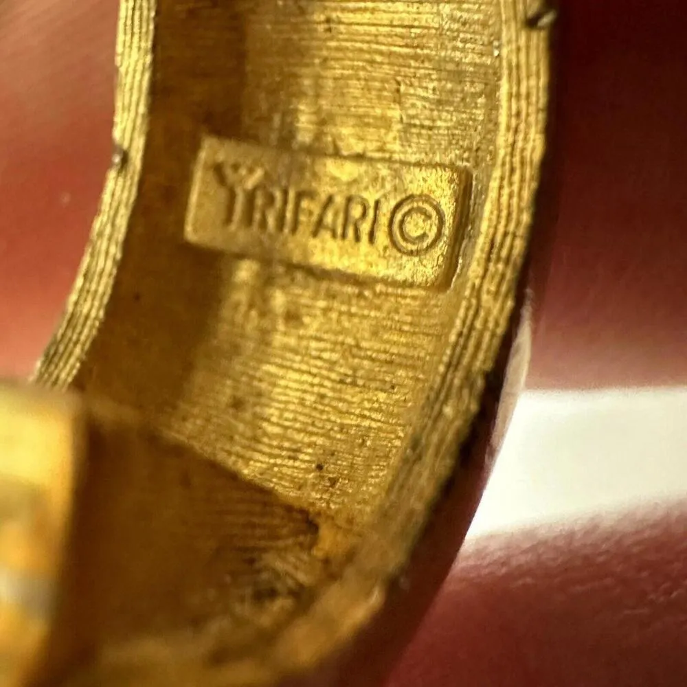 Vintage Crown Trifari Clear Rhinestone Clip On Earrings Gold Tone Signed - Image 9