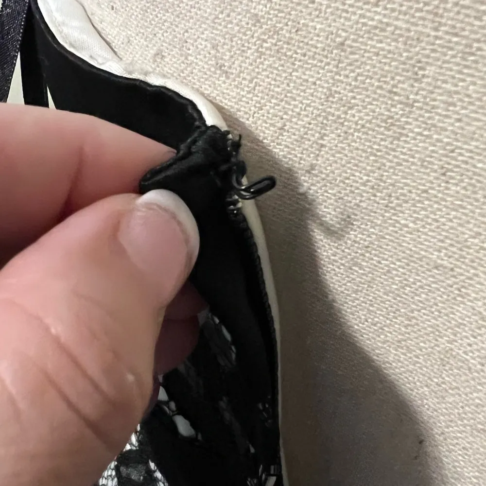 White House Black Market size 2 strapless black lace white lined prom dress - Image 8