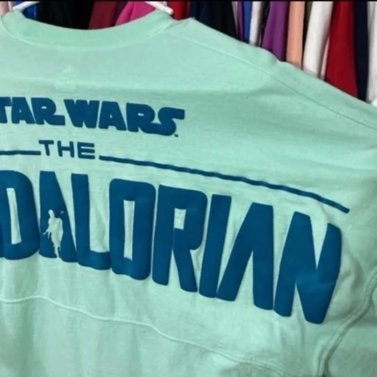 Disney parks Star WDisney parks Star Wars baby yoda mandalorian spirit jersey XS - Image 5