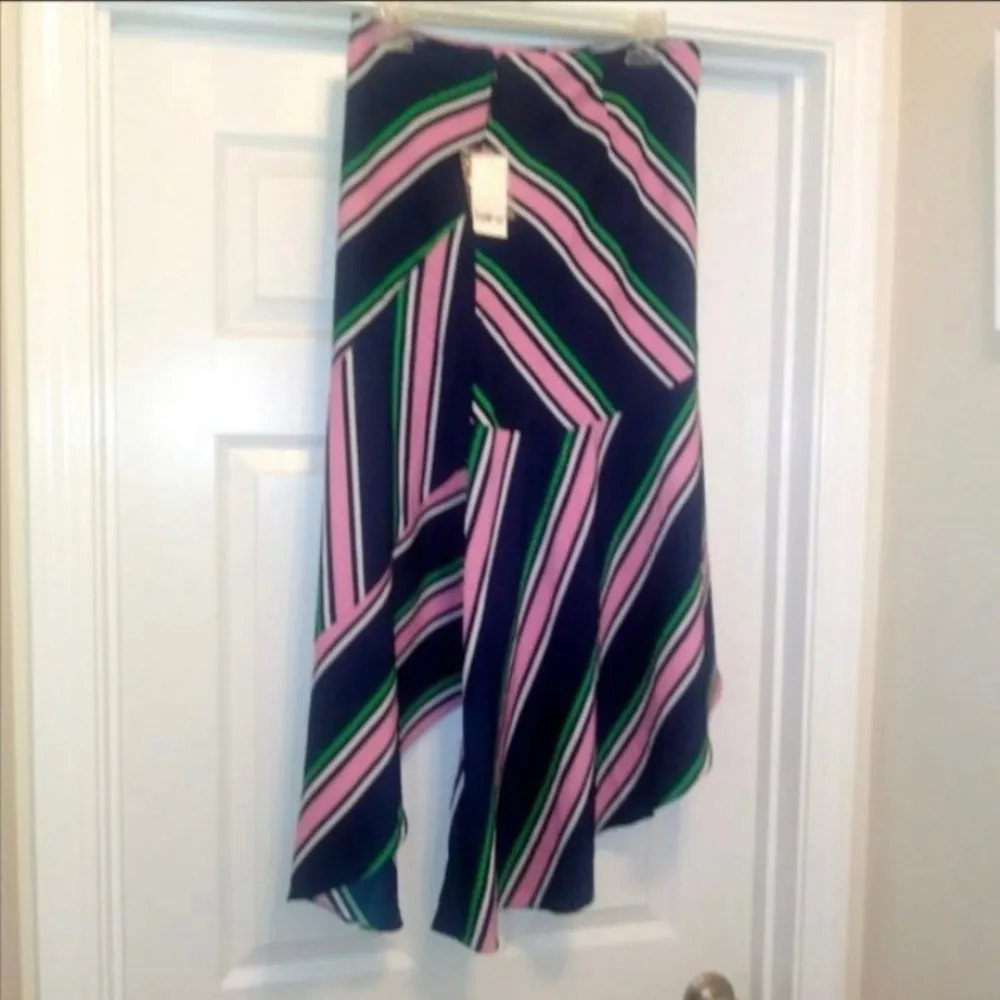 Bar III NWT  chevron print asymmetrical skirt - Image 4