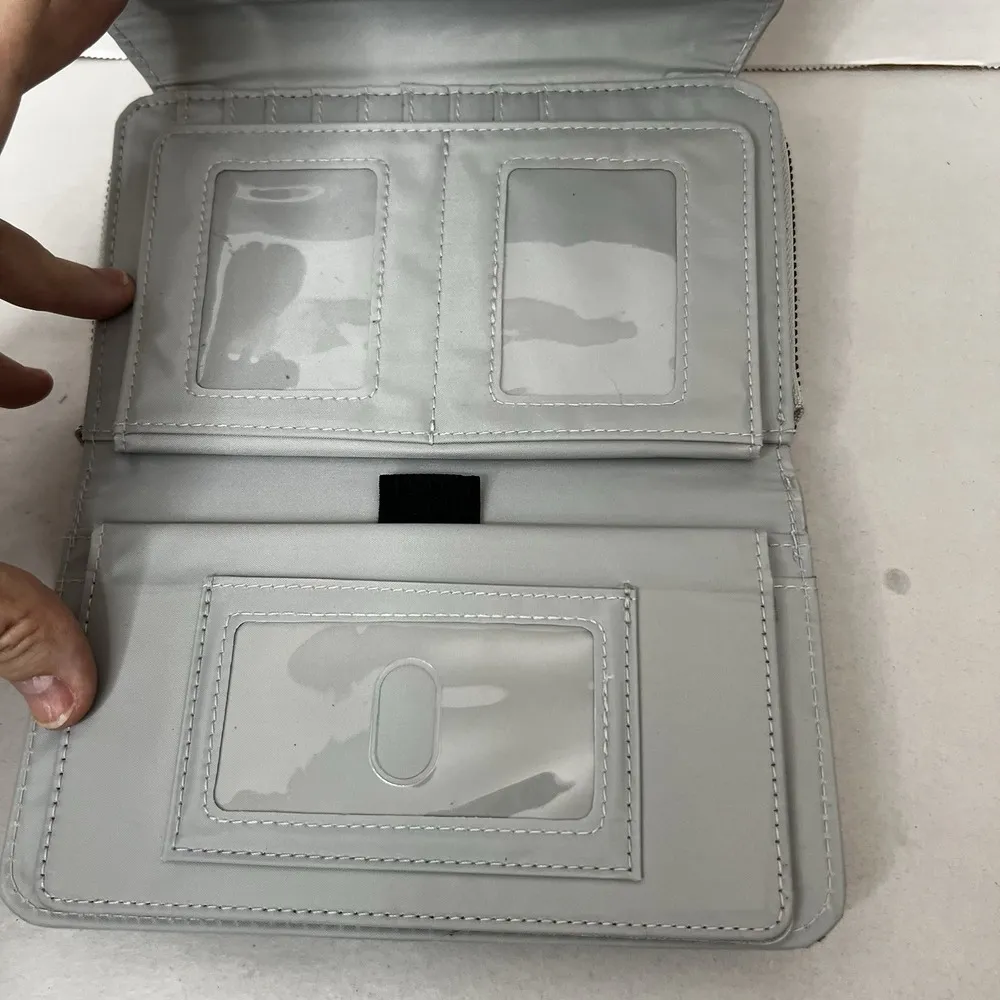 Safekeeper Trifold Wallet w/zipper coin holder - Image 4