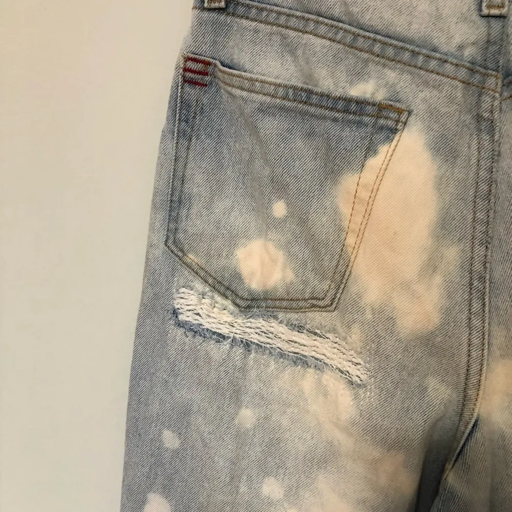Urban Outfitters BDG Slim Straight Bleached Distressed Jeans 28 - Image 7