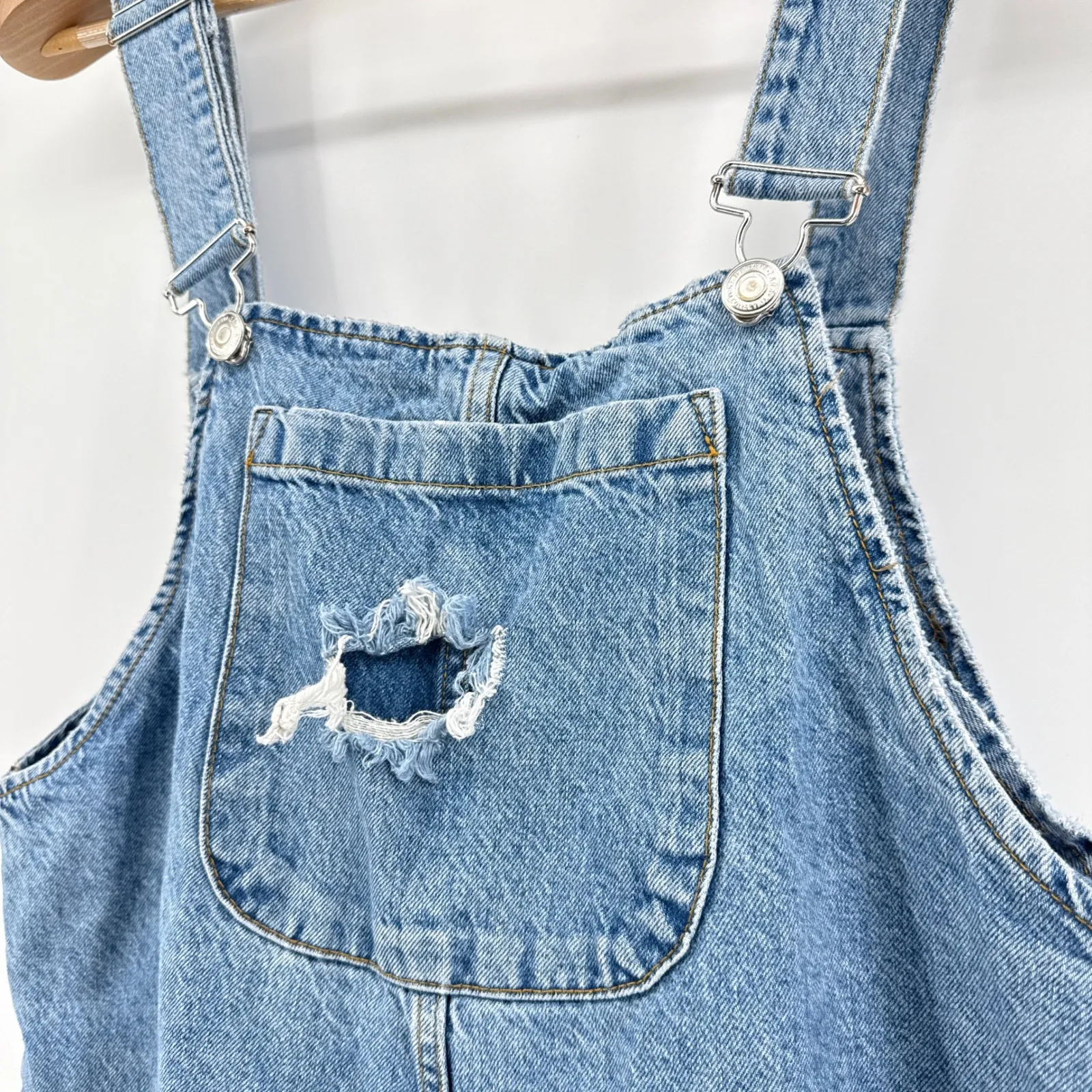 ZARA Women Light Wash Distressed Wide Leg Denim Overalls Jumpsuit Size Large - Image 2