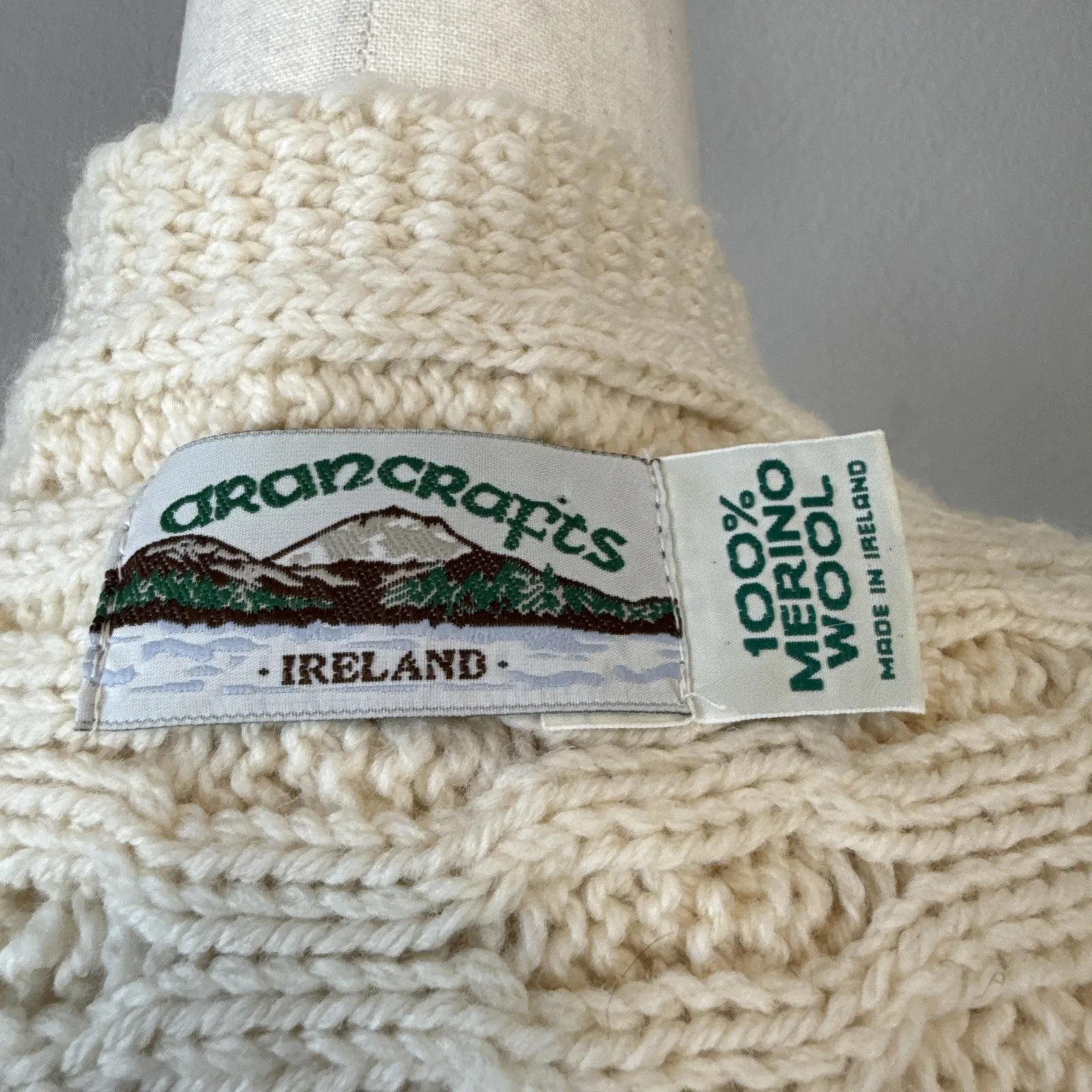 Aran Craft Irish Cable Knit Pocket Shawl Poncho Sweater OS Ivory Merino Wool Size undefined - Image 7