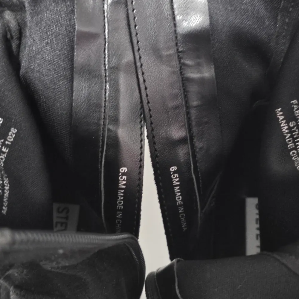 Steve Madden Hayes Black Faux Suede Block Heel Boots Size 6½ - Image 11