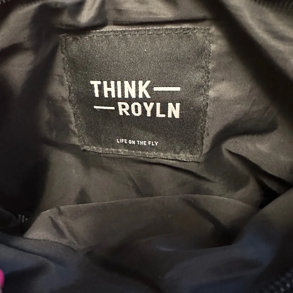 Think Royln Black Patent Quilted Crossbody Bum Bag Like New! - Image 4
