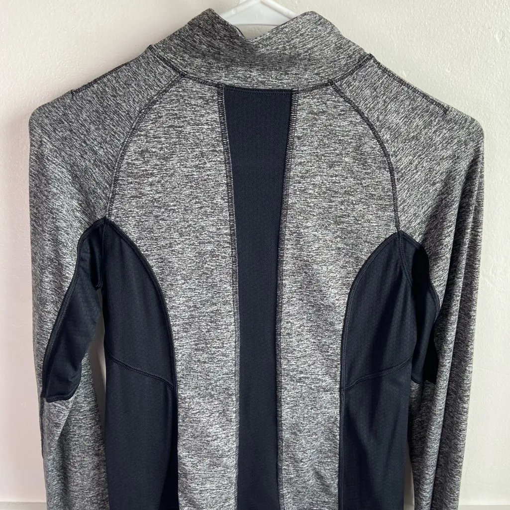 Reva Activewear Heather Gray and Black Full Zip Jacket - Image 5
