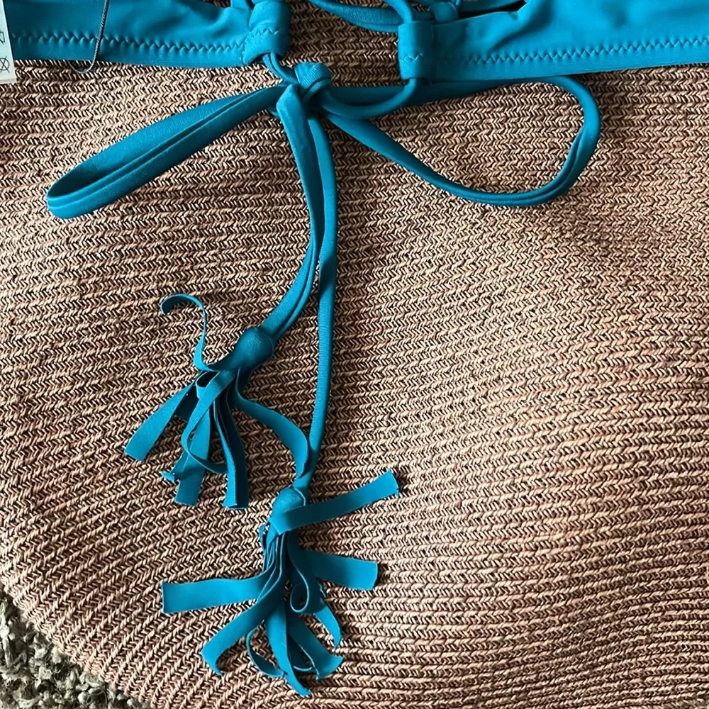 Zaful Strappy Back Triangle Bikini - Image 8