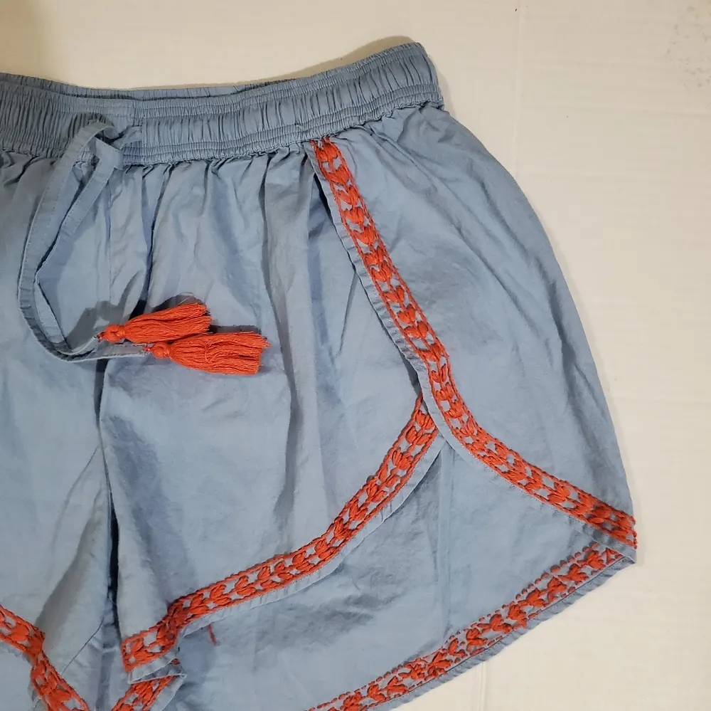 🔥SALE🔥House Of Pom Paisley Blue Pink Embroidered Shorts S - Image 4