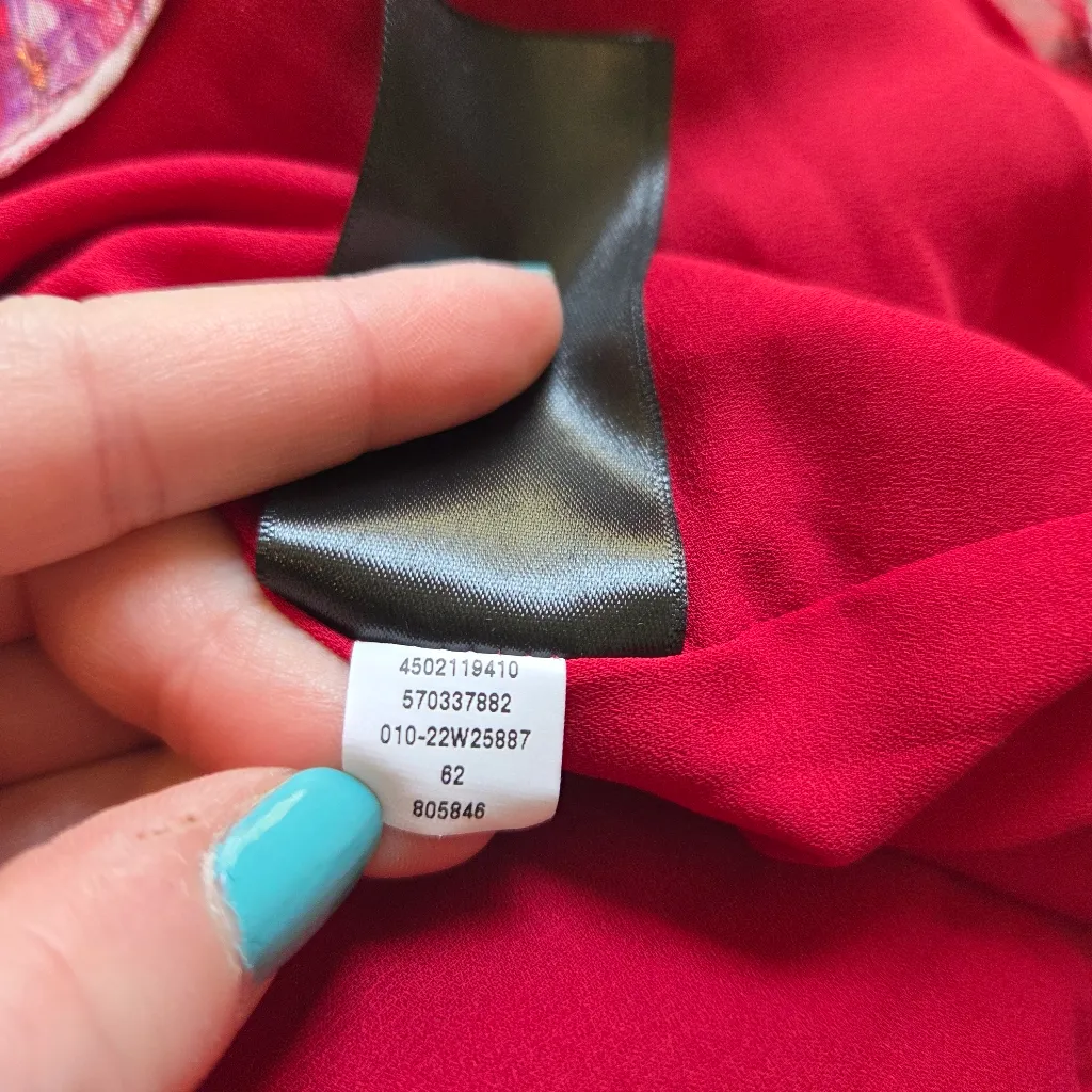 White House Black Market Sleeveless Red and Pink Feather Print Blouse - Image 11