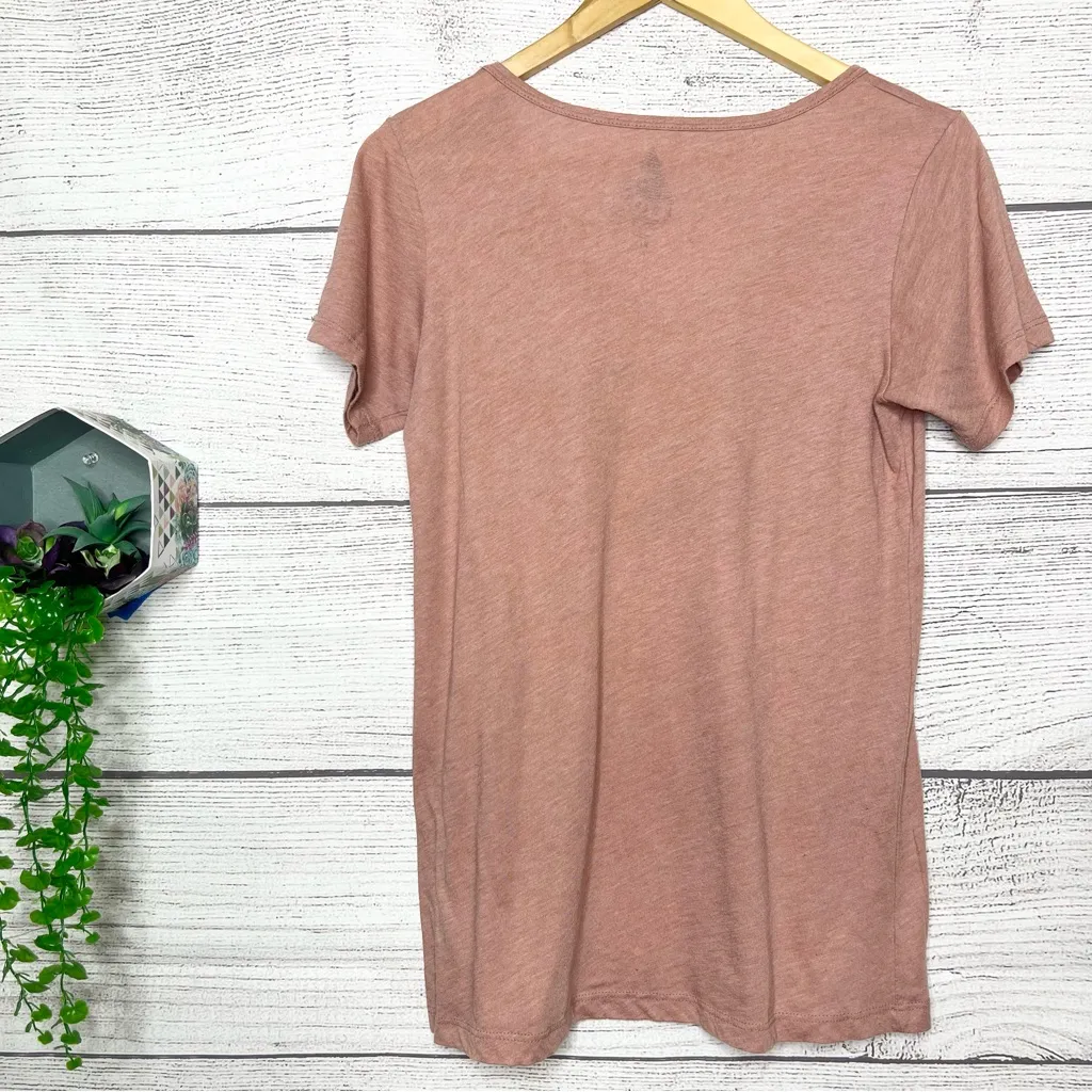 Volcom Dusty Rose Mustache Sunglasses Love Graphic V Neck T-Shirt Size Medium - Image 5