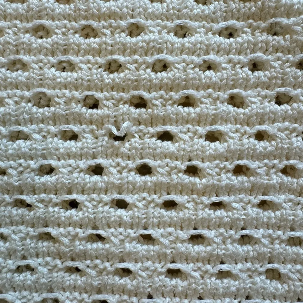 NWOT Vince Crochet XS Gorgeous Ivory Top - 3 small snags in front - see photos - Image 5