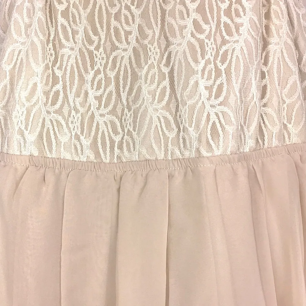 L'astiste Champagne/Beige Sleeveless Lace Top Bubble Hem Mini Dress - Image 3