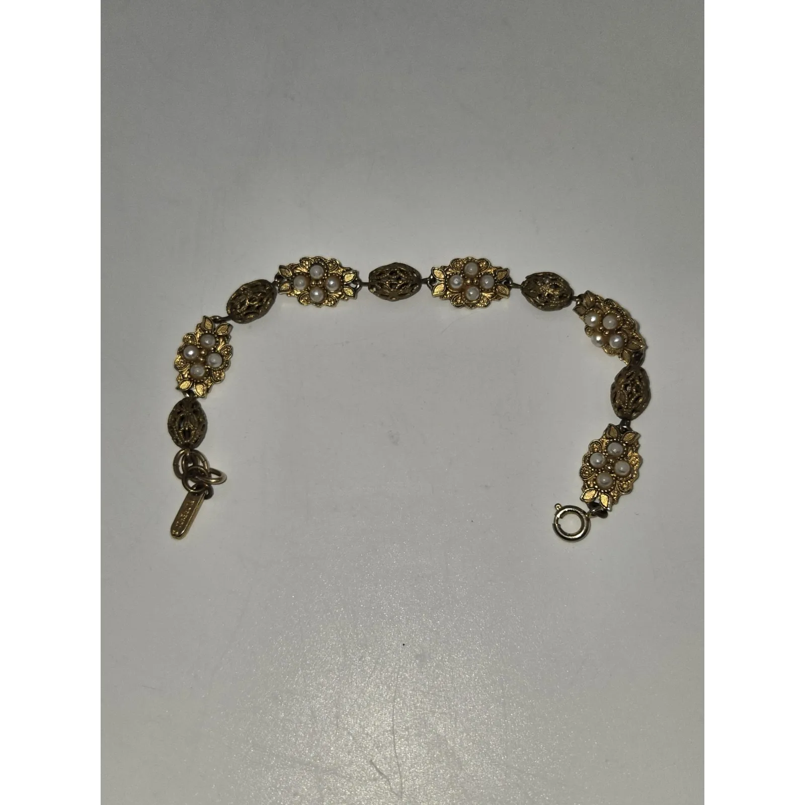 Florenza Vintage Faux Pearl Gold Tone Floral Link Bracelet Signed - Image 3