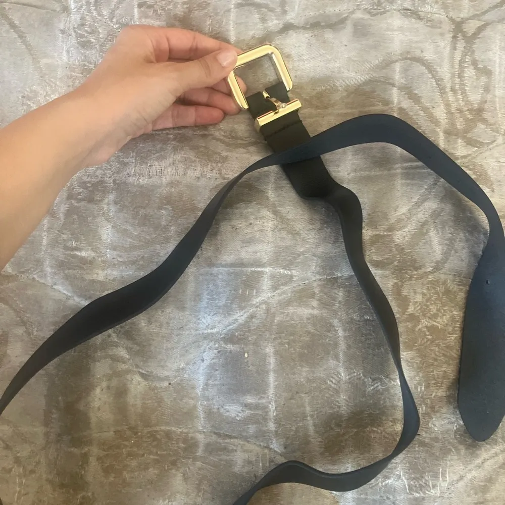 H&M women’s black belt 🥋 - Image 5