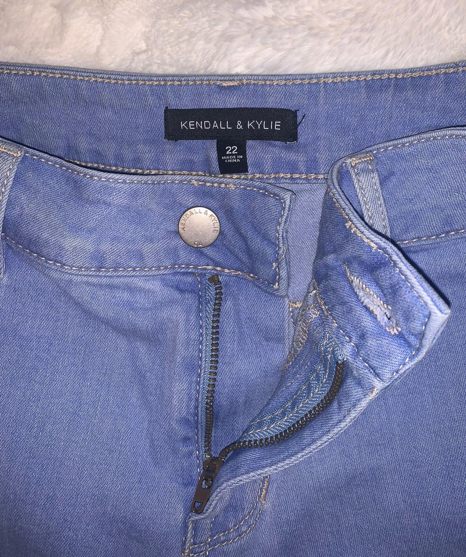 Kendall & Kylie Shorts - Image 4