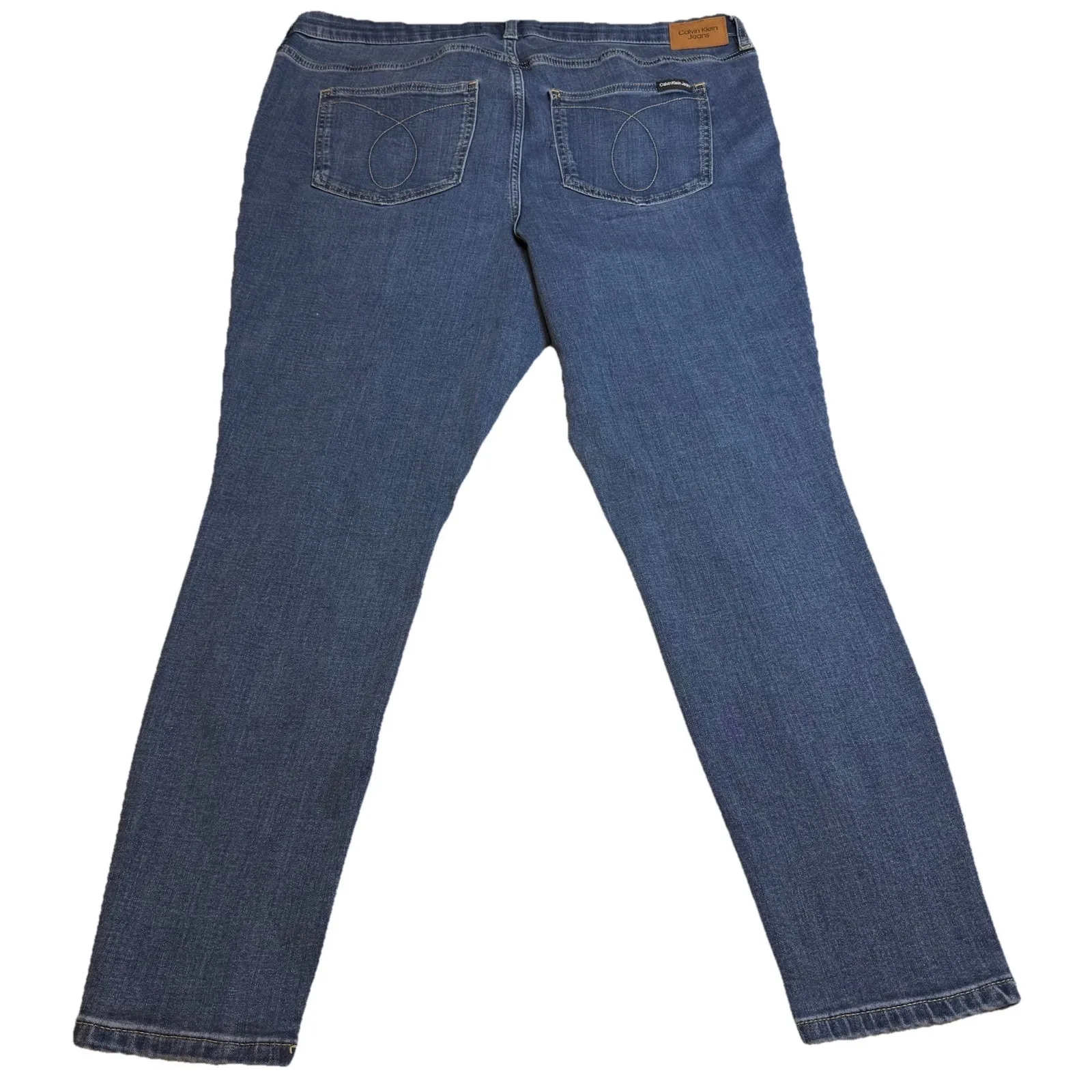 Calvin Klein‎ Set Plus Sz 20 & 2X Distressed Med Wash Jeans & Black V-Neck Tee # - Image 9