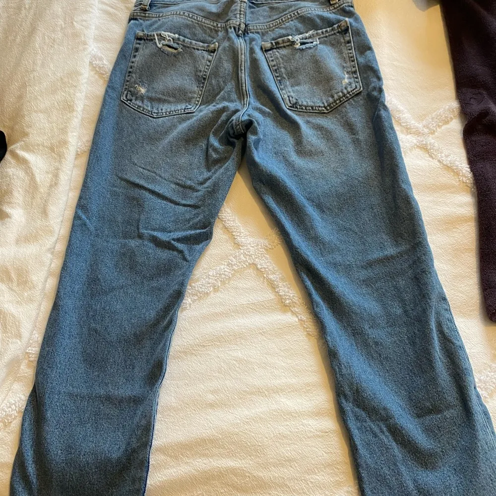 Forever 21 Ripped Boyfriend Jeans - Image 4