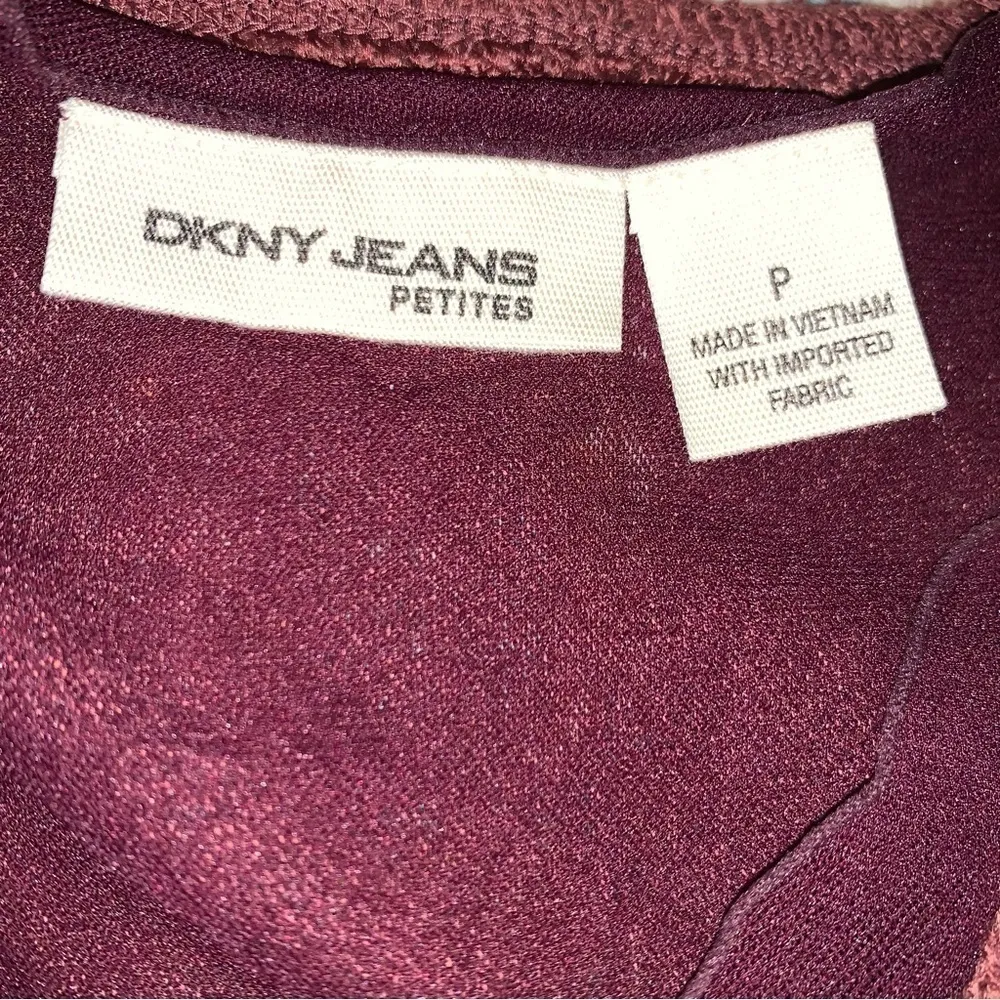 DKNY JEANS Rust Color V Neck Blouse size petite - Image 6
