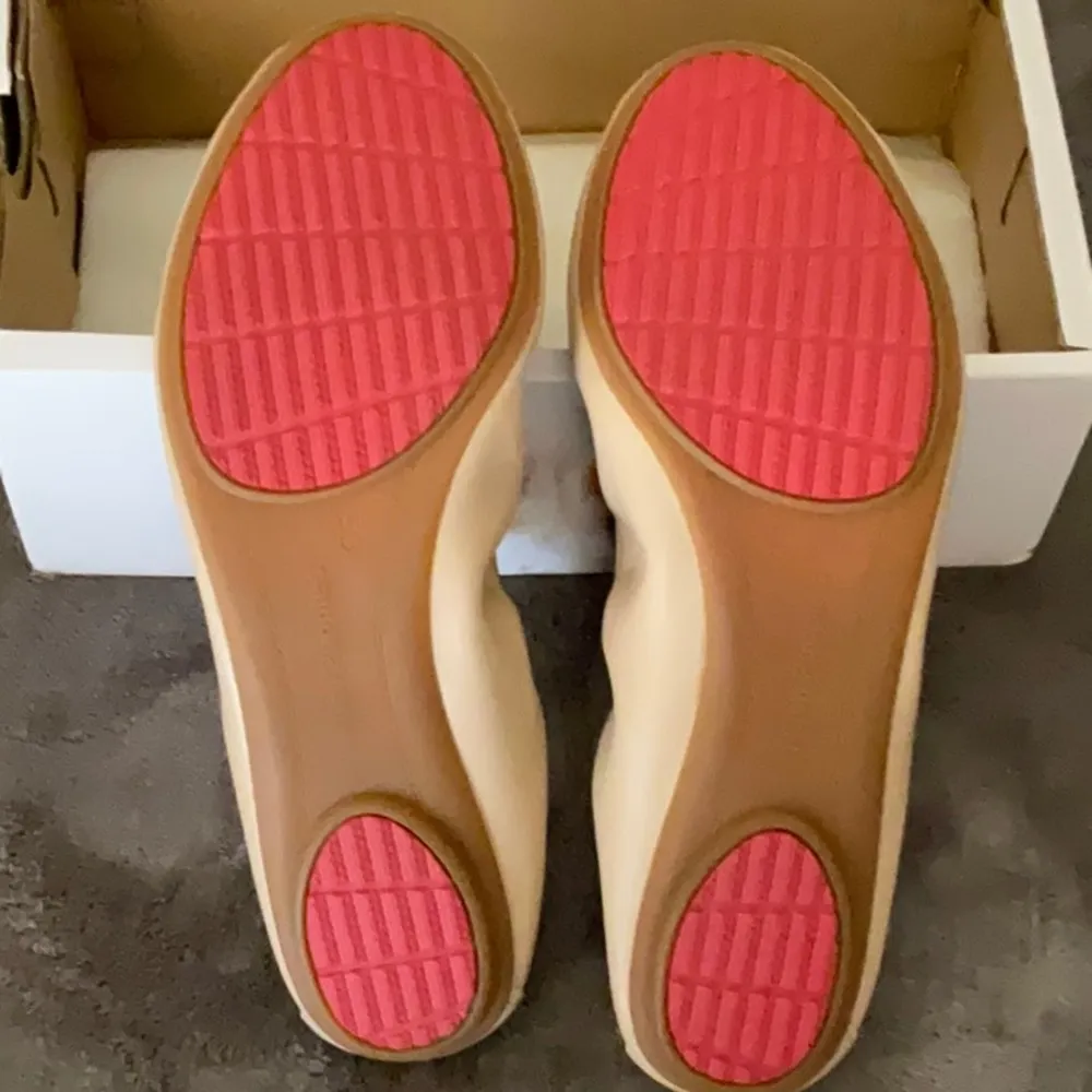 Hush Puppies Chaste Ballet Slippers, 11 wide, nude leather - Image 5