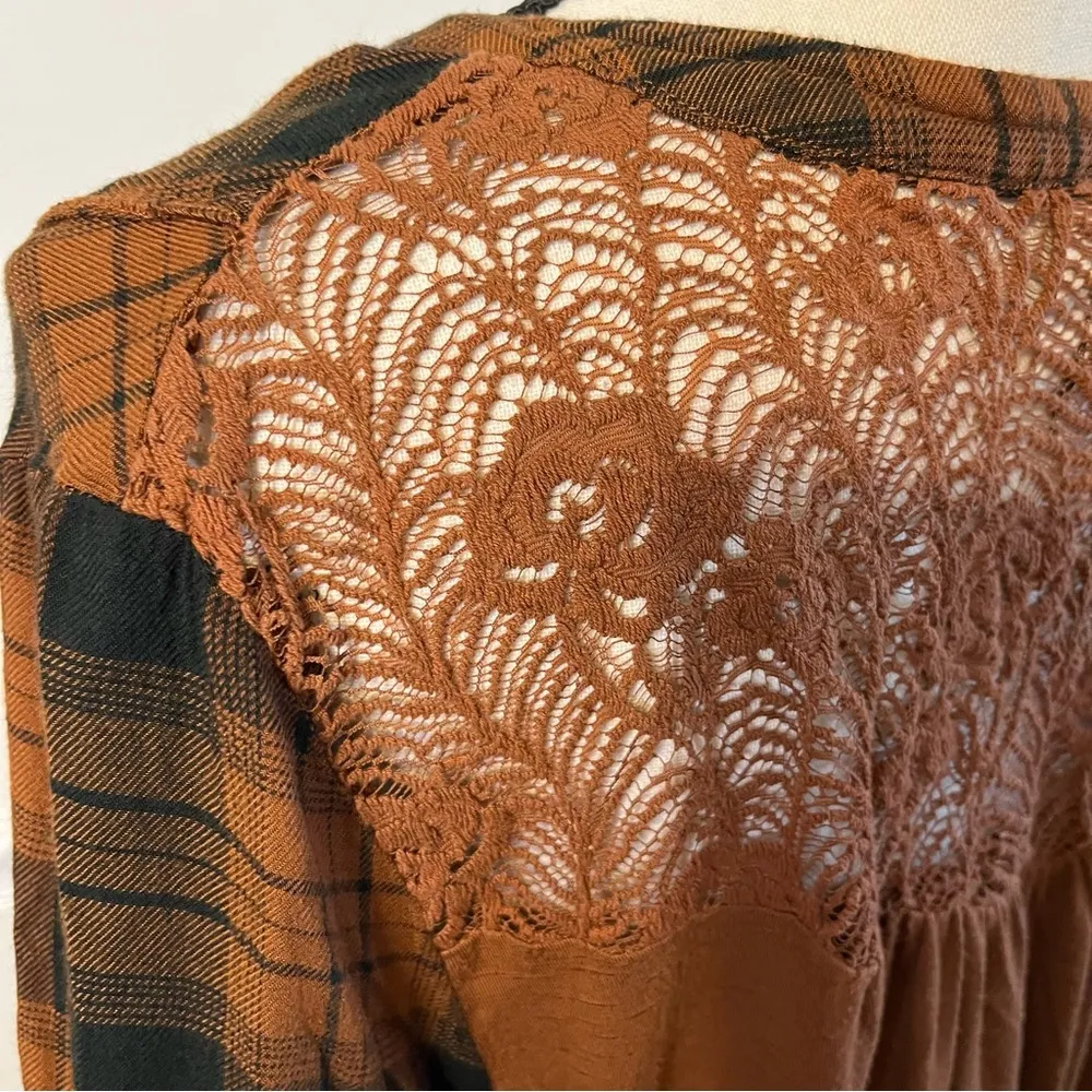 Knox Rose Plaid Button Down with Lace Back XXL - Image 3