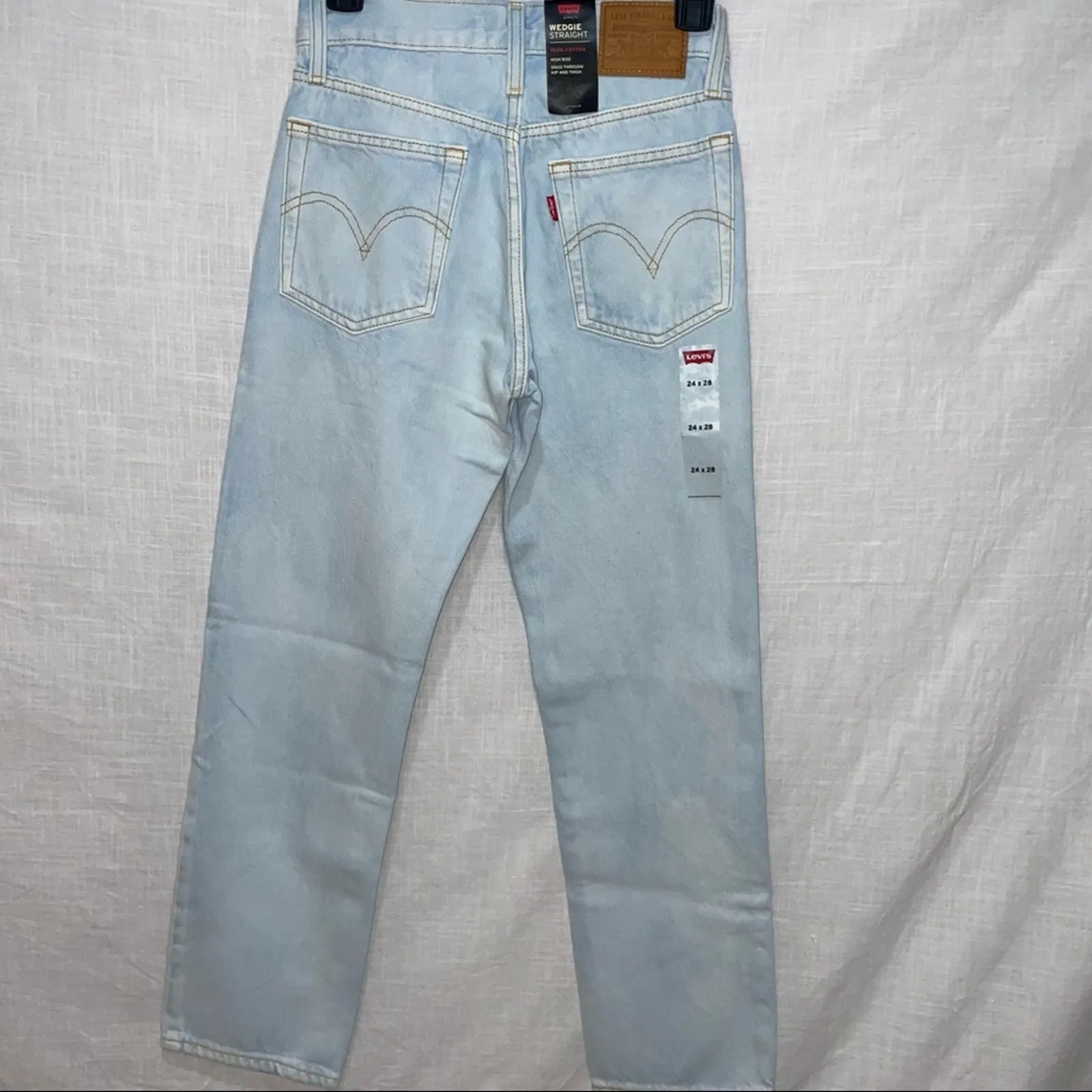 NWT Levi’s Premium Denim Wedgie Straight in Cloud 9 Wash High Waist - Image 4