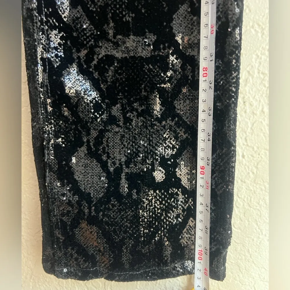 Zara Velvet sequin women’s pants in black size 0 see the pic for measurements - Image 12