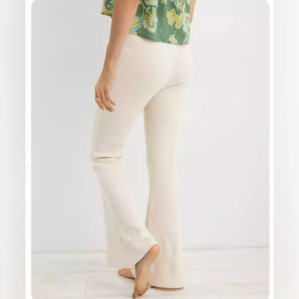 Aerie Flared Waffle Knit High Rise Jogger Sweatpants Cream Stretch Relax Cozy M - Image 2