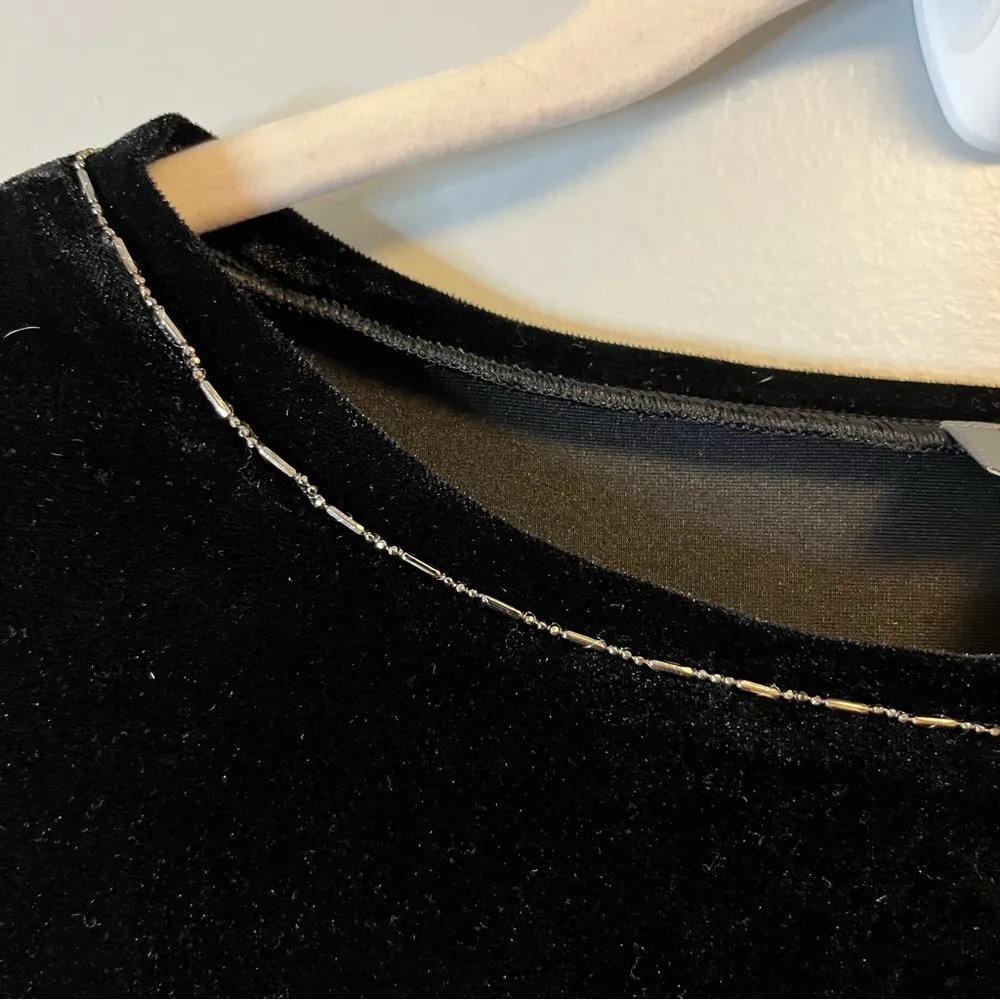 The Limited  Blouse Black Velour/ Velvet Burnout Floral Peony w/ Bead Trim XL NWT - Image 7