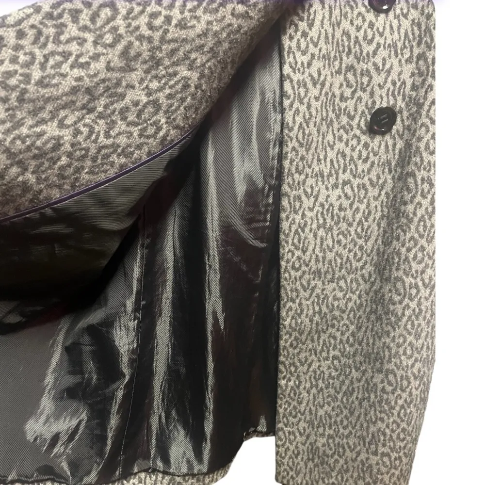 Stylish Gray Leopard Print Women's Coat Size 10 - Image 4