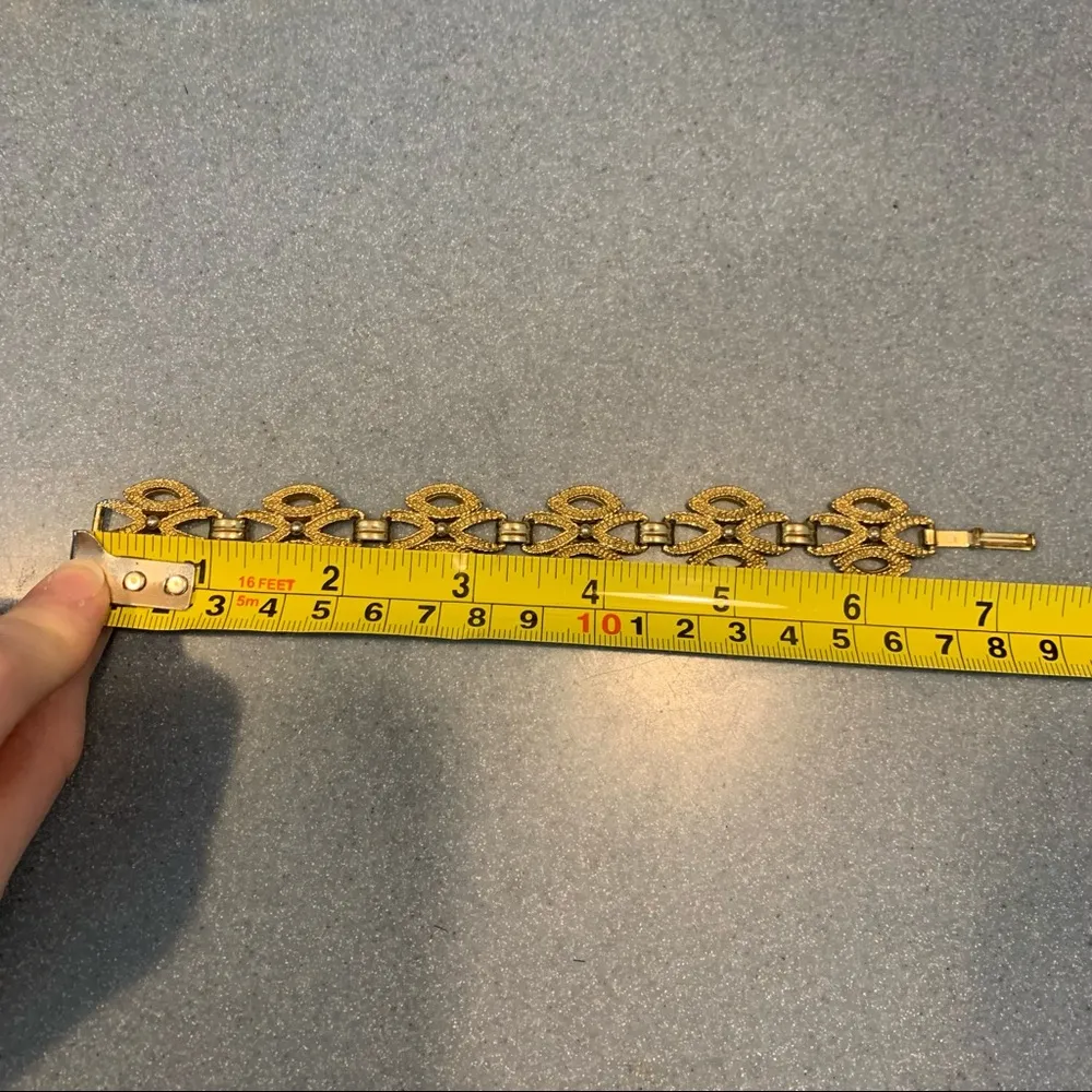 Vintage Gold Color Bracelet // Retro, Elegant - Image 5