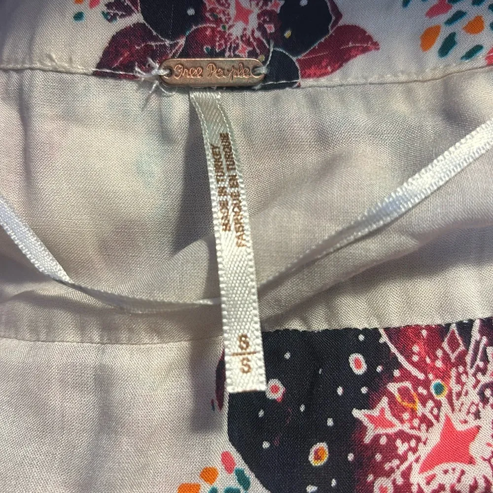 Free People Tuscan Dreams Tunic Size Small Flowy Floral Boho Bohemian Blouse EUC - Image 5