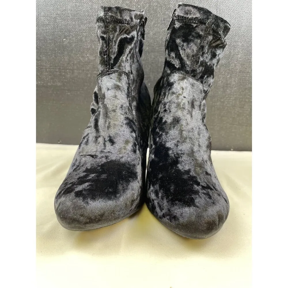 Lane Bryant Women's Black Velvet Ankle Shoes/Boots heels 4" Size 11W SKU 4790 - Image 5