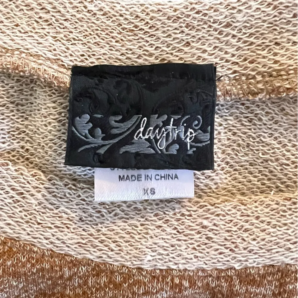 𝅺DAY trip Heathered Tan Boho Beaded Sweatshirt XS - Image 5