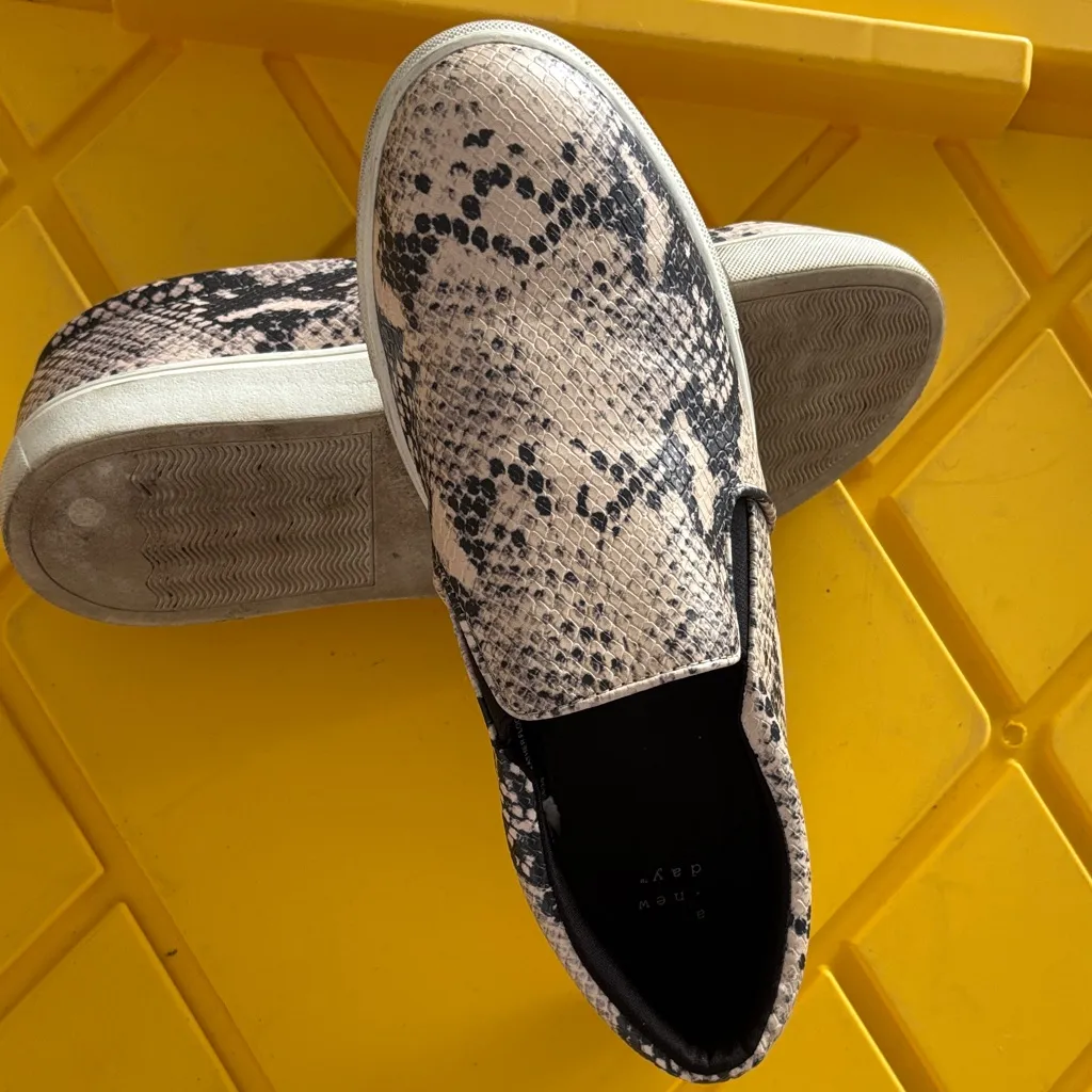 A New Day Black and White Snake Print Slip-Ons - Image 4