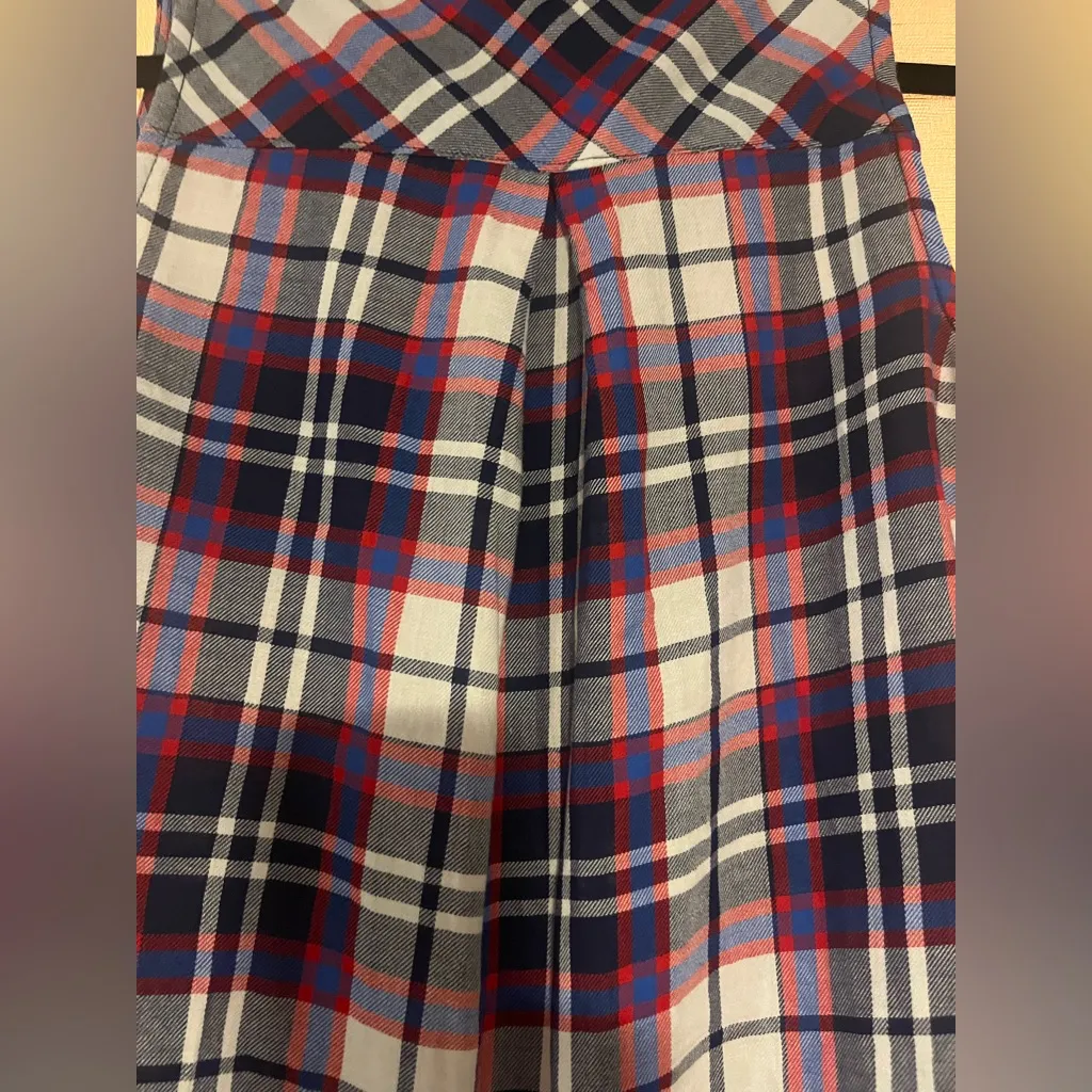 NWT Arizona brand sleeveless button up - Image 3