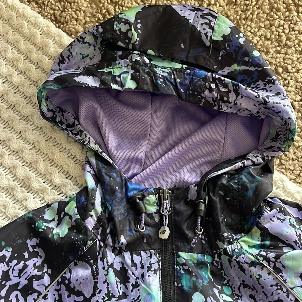 New Balance nwt //  watercolor splatter water resistant jacket - Image 8