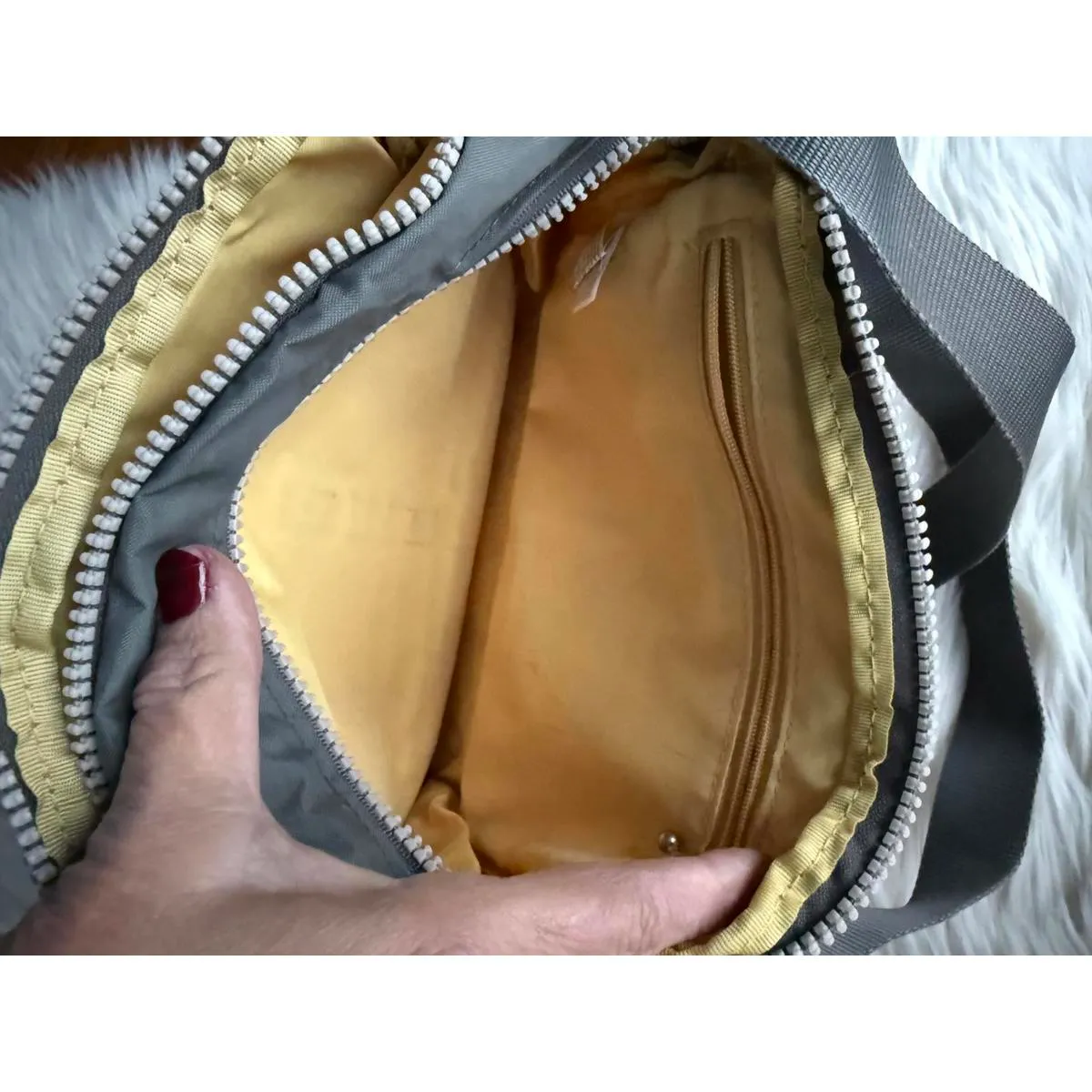 Baggallini Gray Nylon Crossbody Shoulder Bag - Image 5