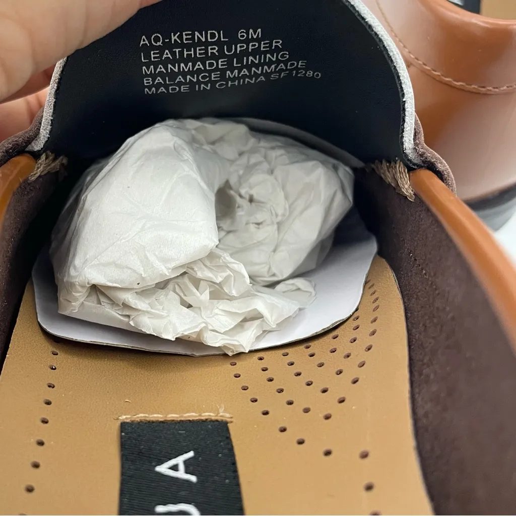 Aqua Kendl leather slip on comfy loafers women’s Size 6M brown/white - Image 9