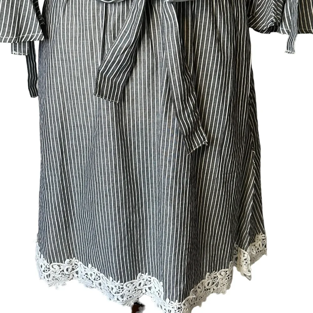 Grifflin Paris Gray White Striped Off Shoulder Dress Size Medium 100% Rayon - Image 5