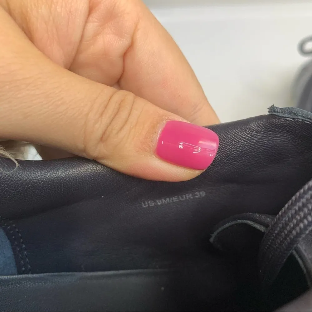 Vince navy leather‎ sneakers size 9 - Image 8