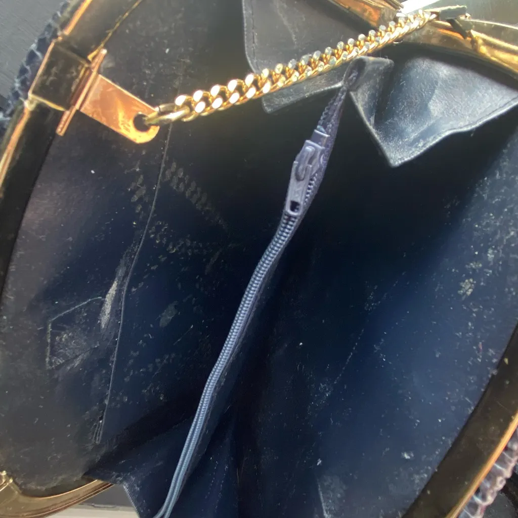 100% Leather, Vintage Purse - Image 13