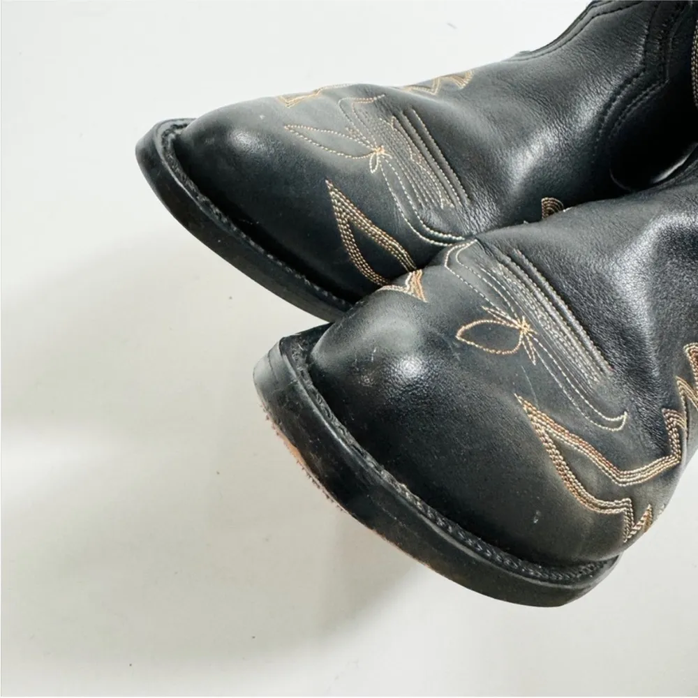 Santa Fe beautiful black with brown/ tan stitching EUC Size 8 - Image 7