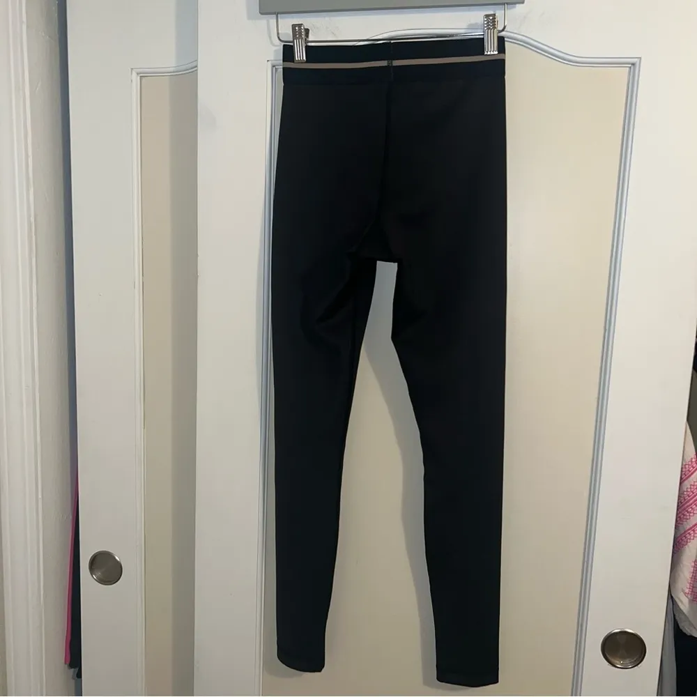 TanLines Sport By Sivan Ayla Matching Set Sports Bra and Leggings In Excellent Condition - Image 9