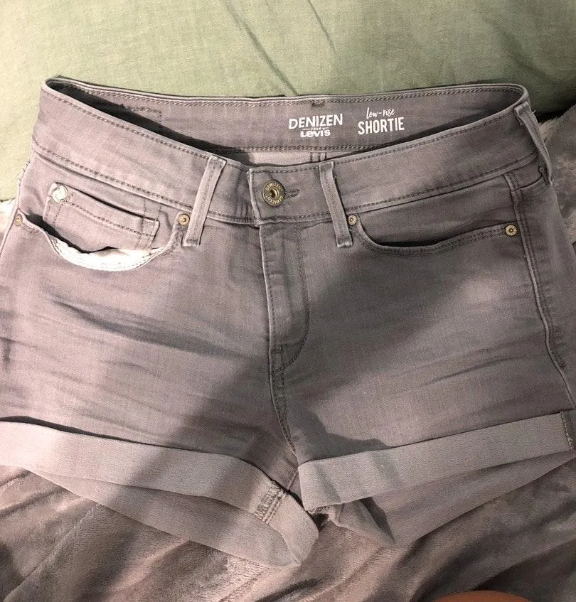 Levi’s Jean Shorts - Image 4